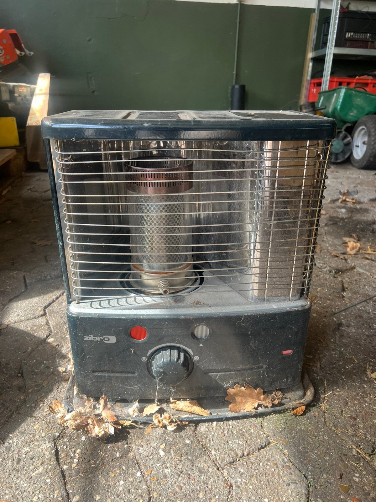 Zibro Kamin R26T petroleum kachel voor de caravan oid., Huis en Inrichting, Kachels, Ophalen, Overige brandstoffen, Info@Zibro.jp