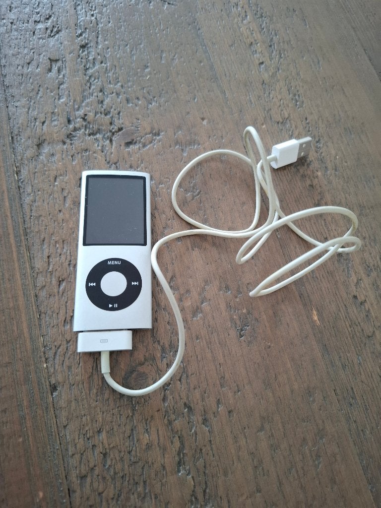 Apple iPod nano A1285 - 8GB - zilver, Audio, Tv en Foto, Mp3-spelers | Apple iPod, Gebruikt, Ophalen of Verzenden, Nano, Zilver