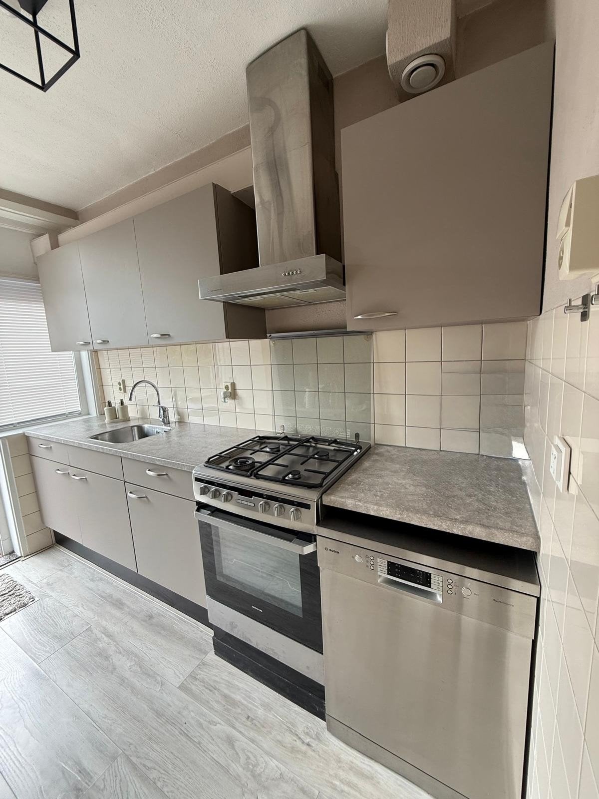 Nette Bruynzeel keuken met 9 kasten, Ophalen