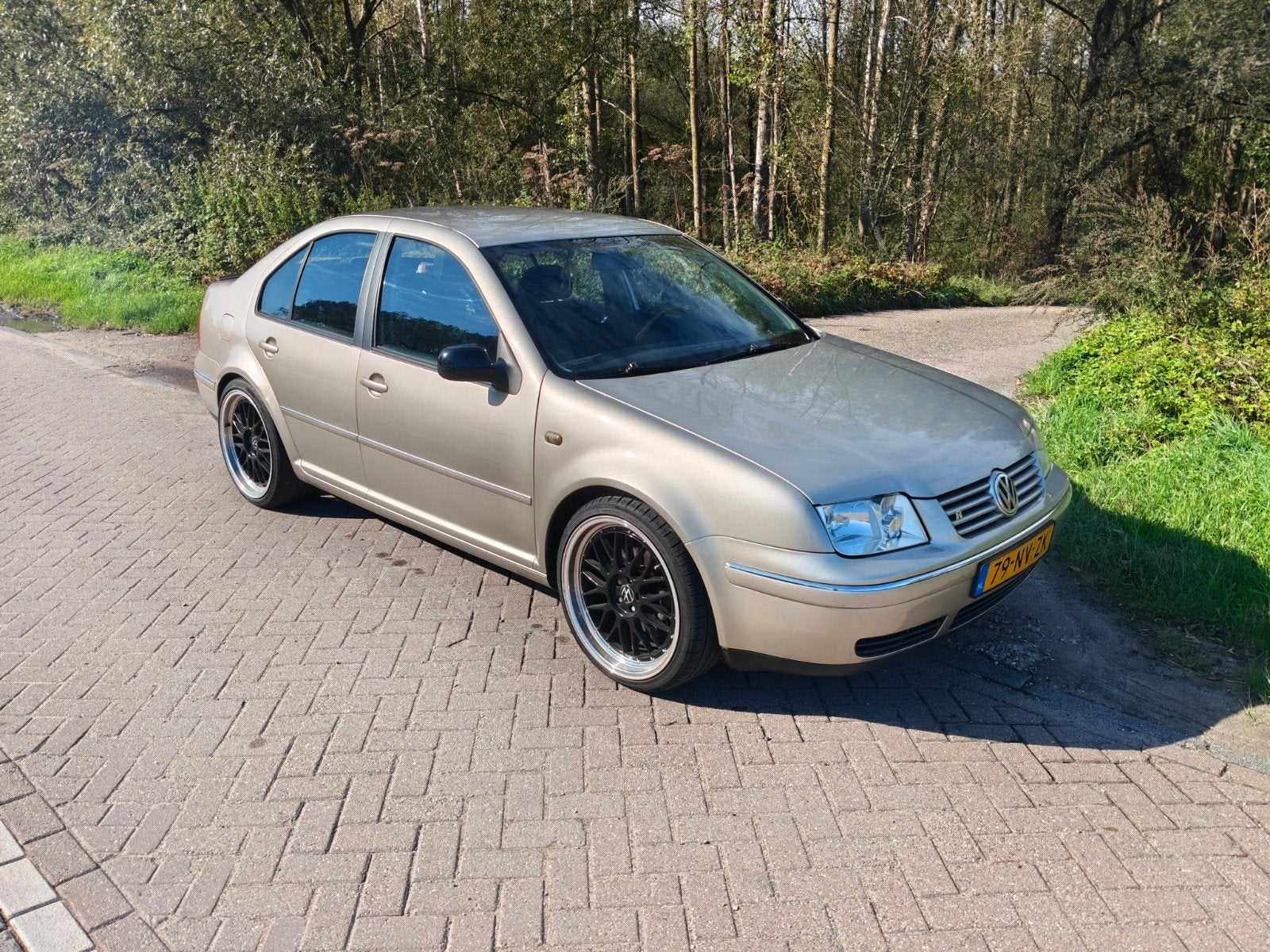 Volkswagen Bora 1.6 77KW 2004 Beige, Auto's, Bora, 4 cilinders, Beige, 1200 kg