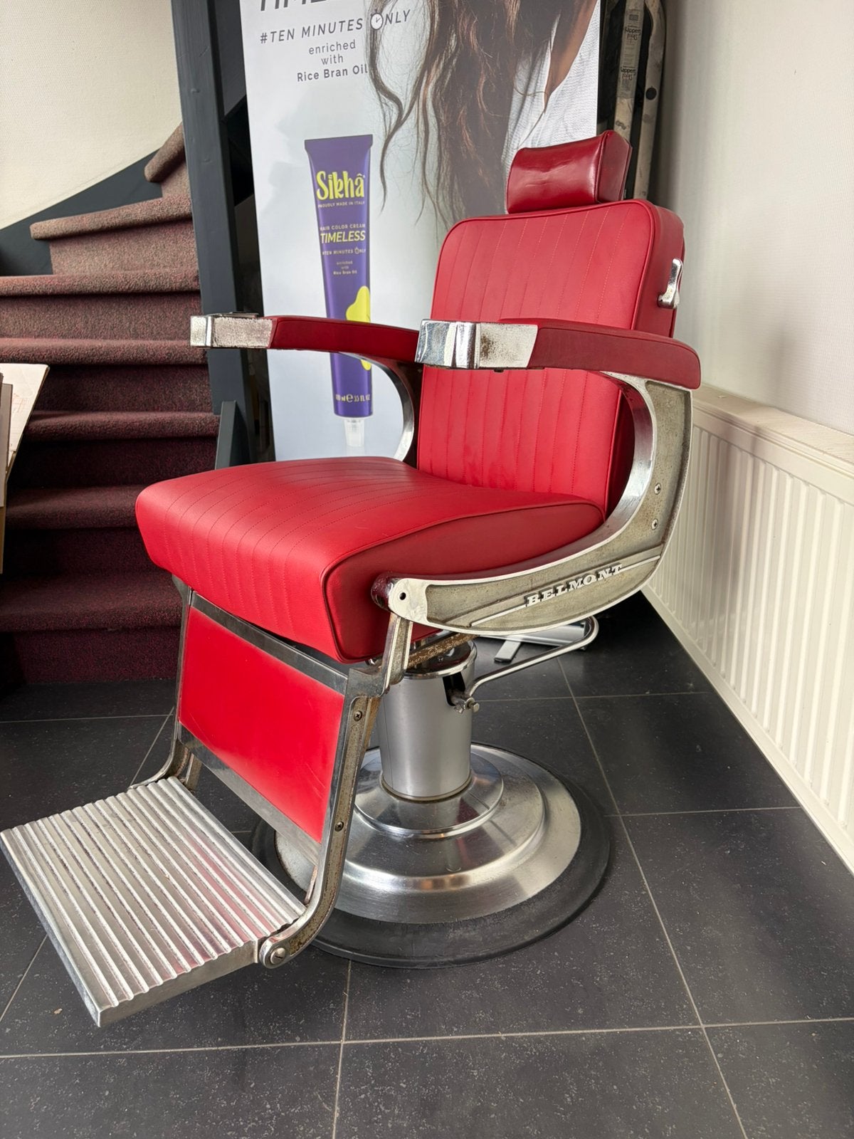 Occasion Belmont Barberstoel rood!, Ophalen