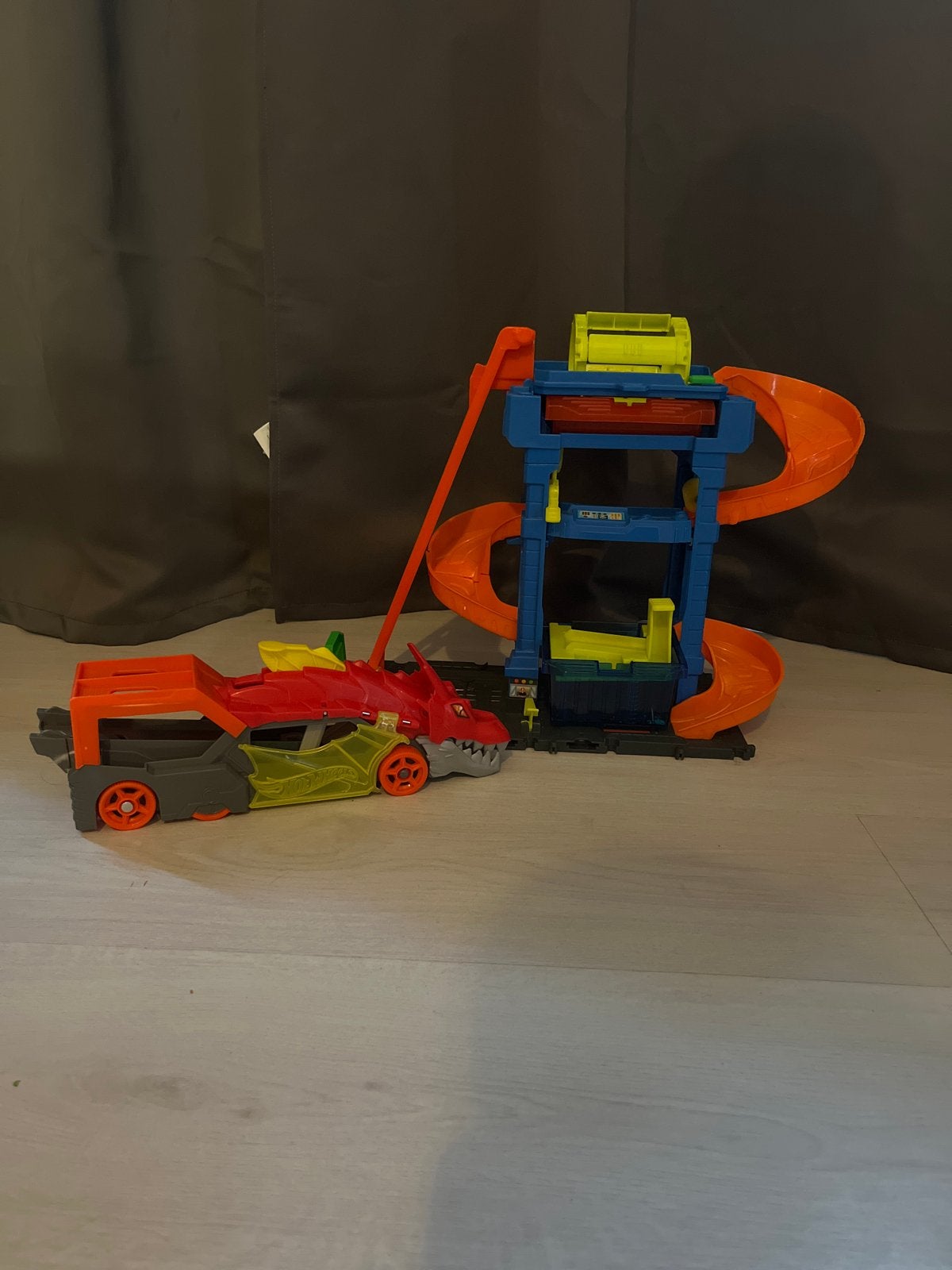 Hot Wheels wasstraat en draak, Ophalen, Gebruikt