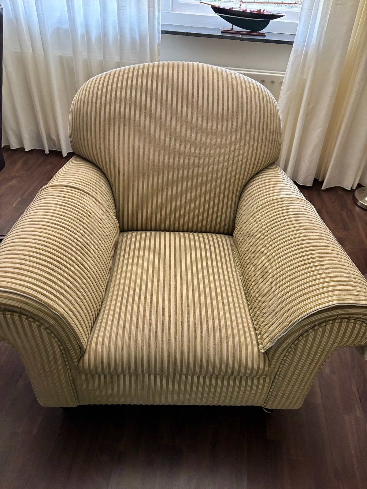 Comfortabele fauteuil met streepdessin, Ophalen, Gebruikt, Stof, 75 tot 100 cm