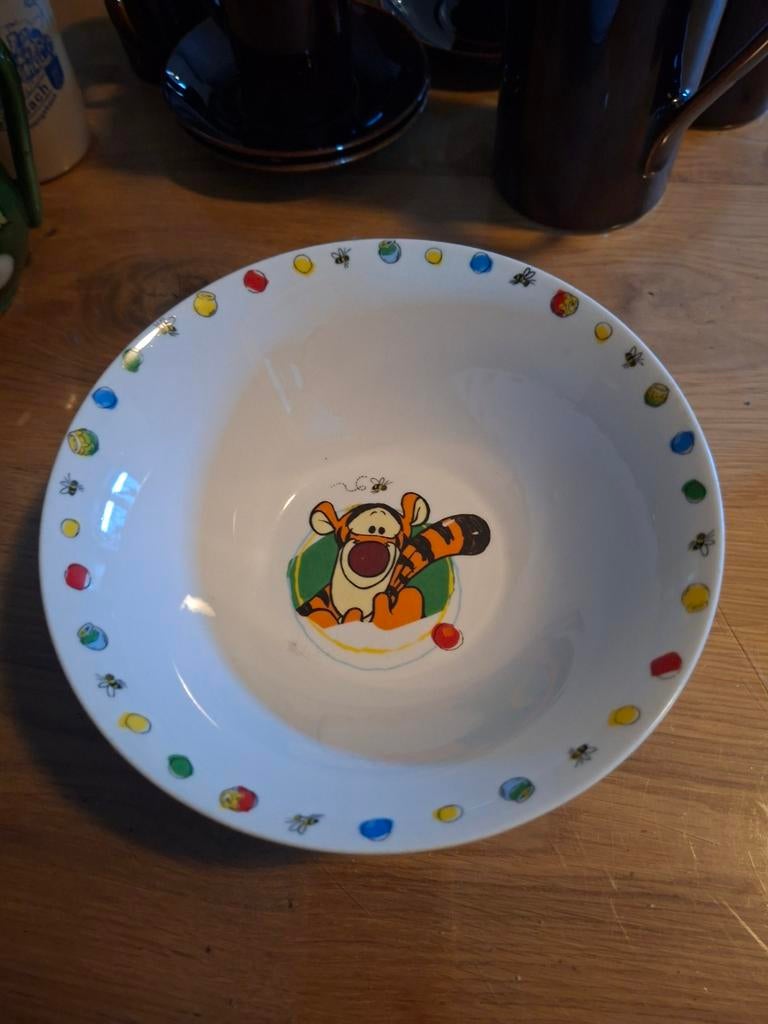 Winnie the pooh diep schaaltje DISNEY teigetje leuke rand, Ophalen of Verzenden, Winnie de Poeh of vrienden, Gebruikt, Servies