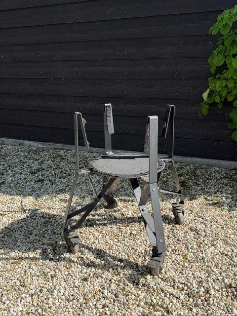 The Bastard Large onderstel met wielen | stevig frame |, Ophalen, Zo goed als nieuw