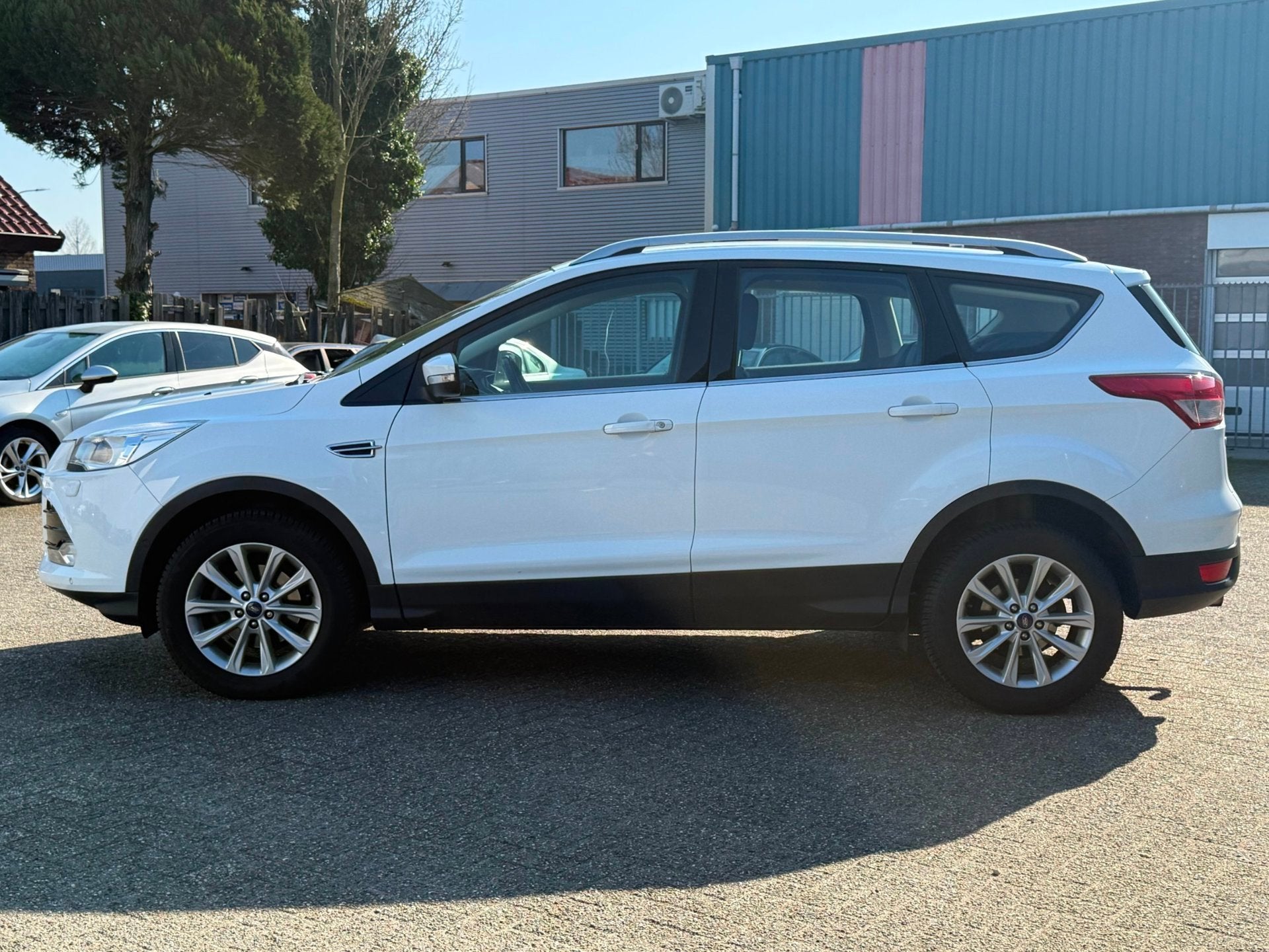 Ford Kuga 1.5 Titanium APK/NAP/TREKHAAK NIEUWE RIEM!, Euro 6, 4 cilinders, Leder en Stof, Wit