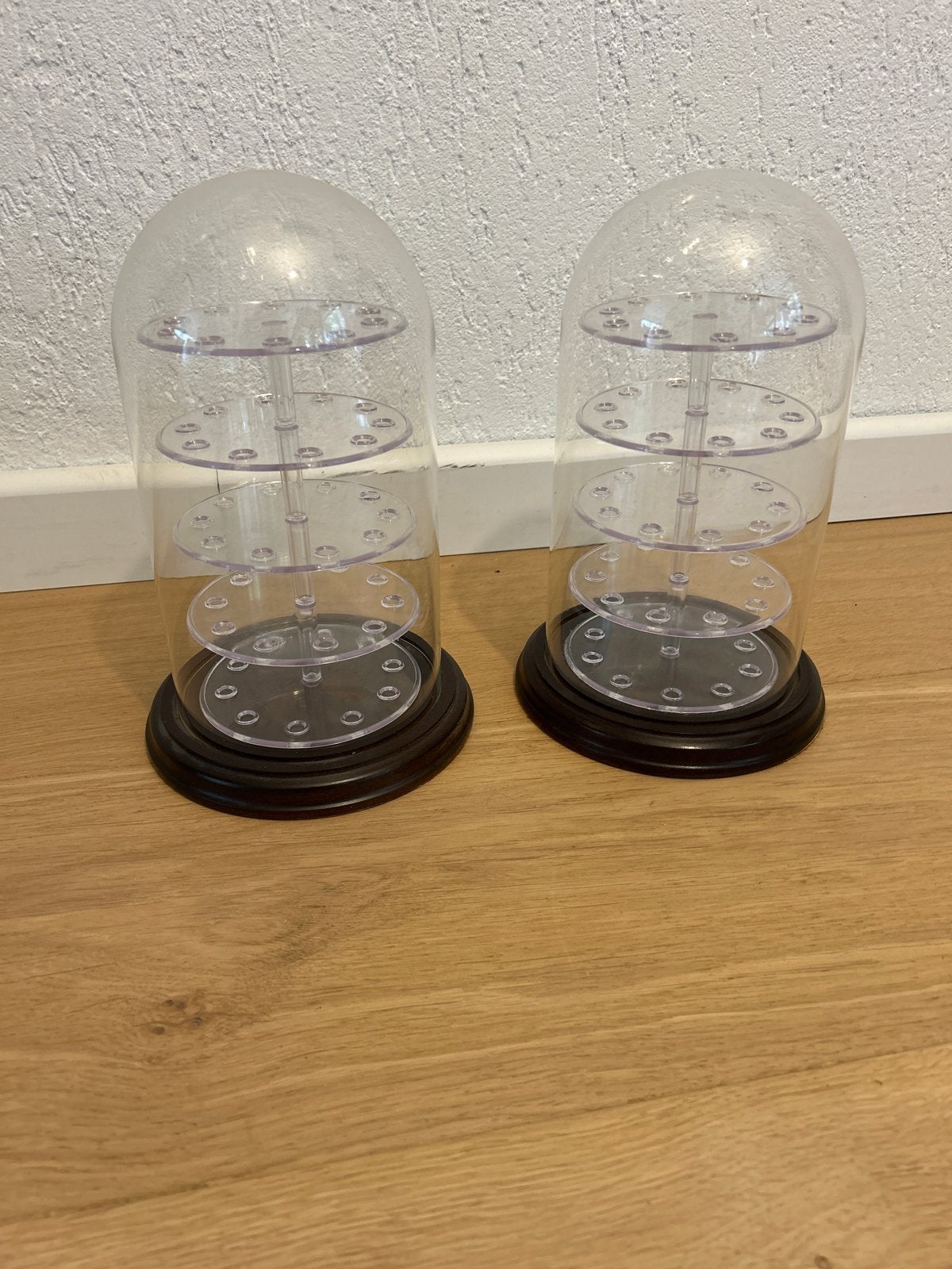 Set van 2 vitrines met 5 etages - voor vingerhoedjes, Ophalen, Zwart, Kunststof, Zo goed als nieuw