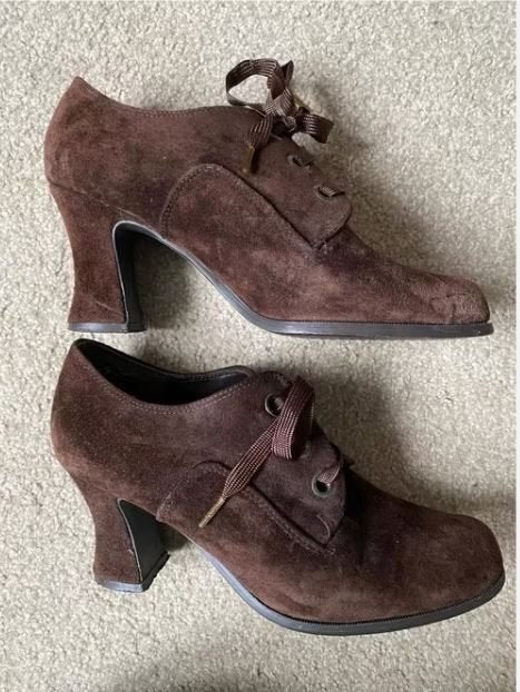 Vintage bruin suède pumps mt. 38, Pumps, Bruin, Ophalen of Verzenden, Zo goed als nieuw