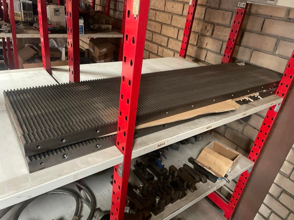 16 Tandheugels 130 x 40 c 40 cm - Precisie Lineaire Beweging, Doe-het-zelf en Verbouw, Gereedschap | Handgereedschap, Ophalen