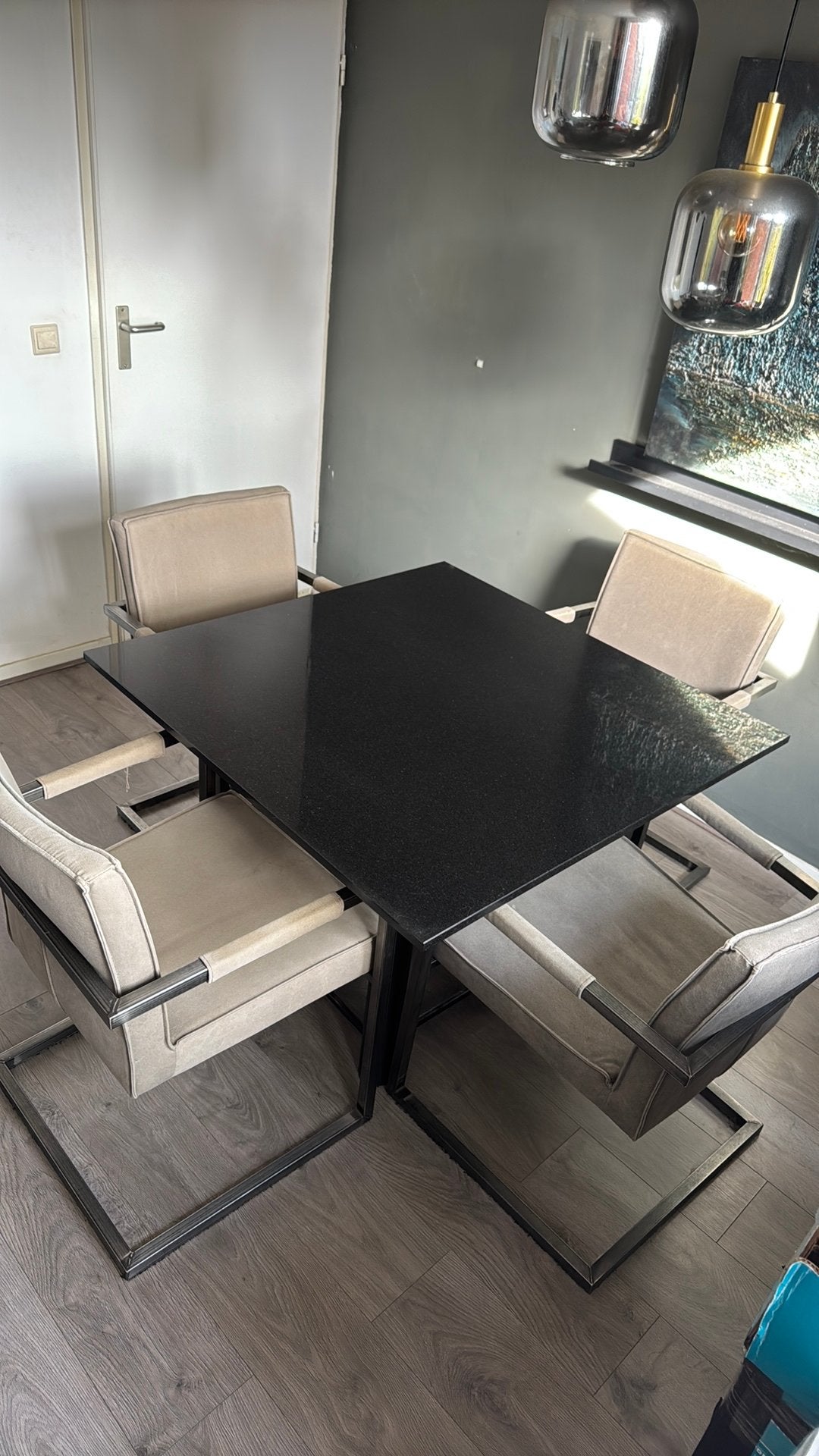 Eettafel met stenen blad, Ophalen, Zo goed als nieuw, 4 tot 6 stoelen