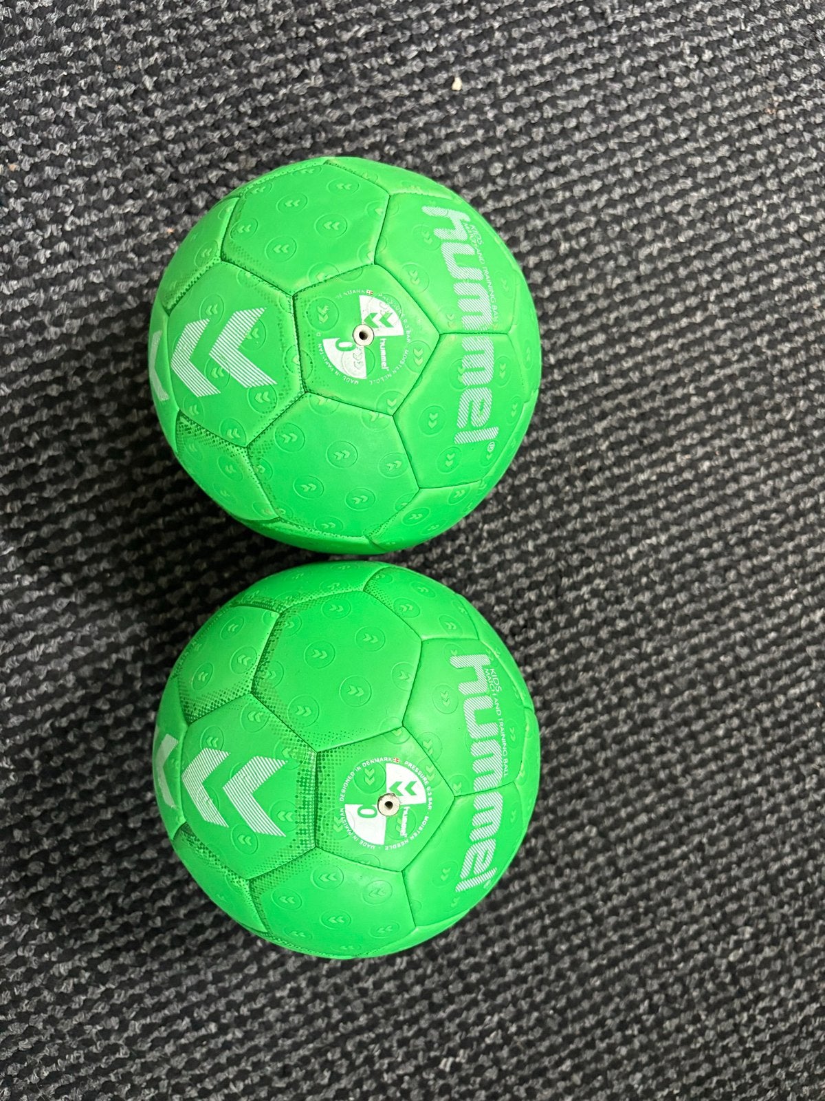 2x Hummel Handbal - Groen, Ophalen of Verzenden, Zo goed als nieuw, Bal
