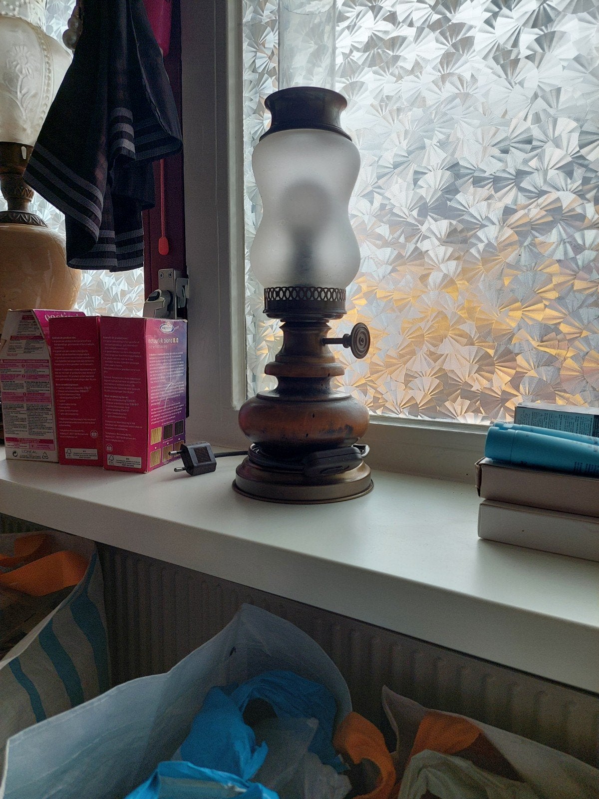 Vintage elektrische tafellamp met melkglas, Gebruikt, Vintage, Minder dan 100 cm, Glas