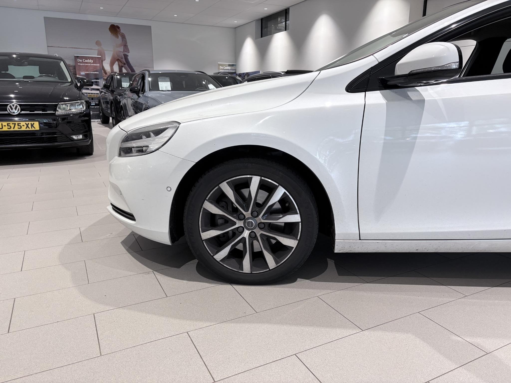 Volvo V40 1.5 T3 Dynamic Edition Origineel Nederlands, 1498 cc, Wit, Volvo Nederland B.V., Volvo