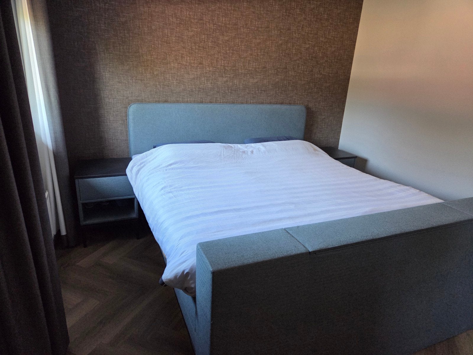 Swiss Sense elektrisch verstelbare boxspring met TV lift, Ophalen, Verstelbaar, Tweepersoons, Zo goed als nieuw