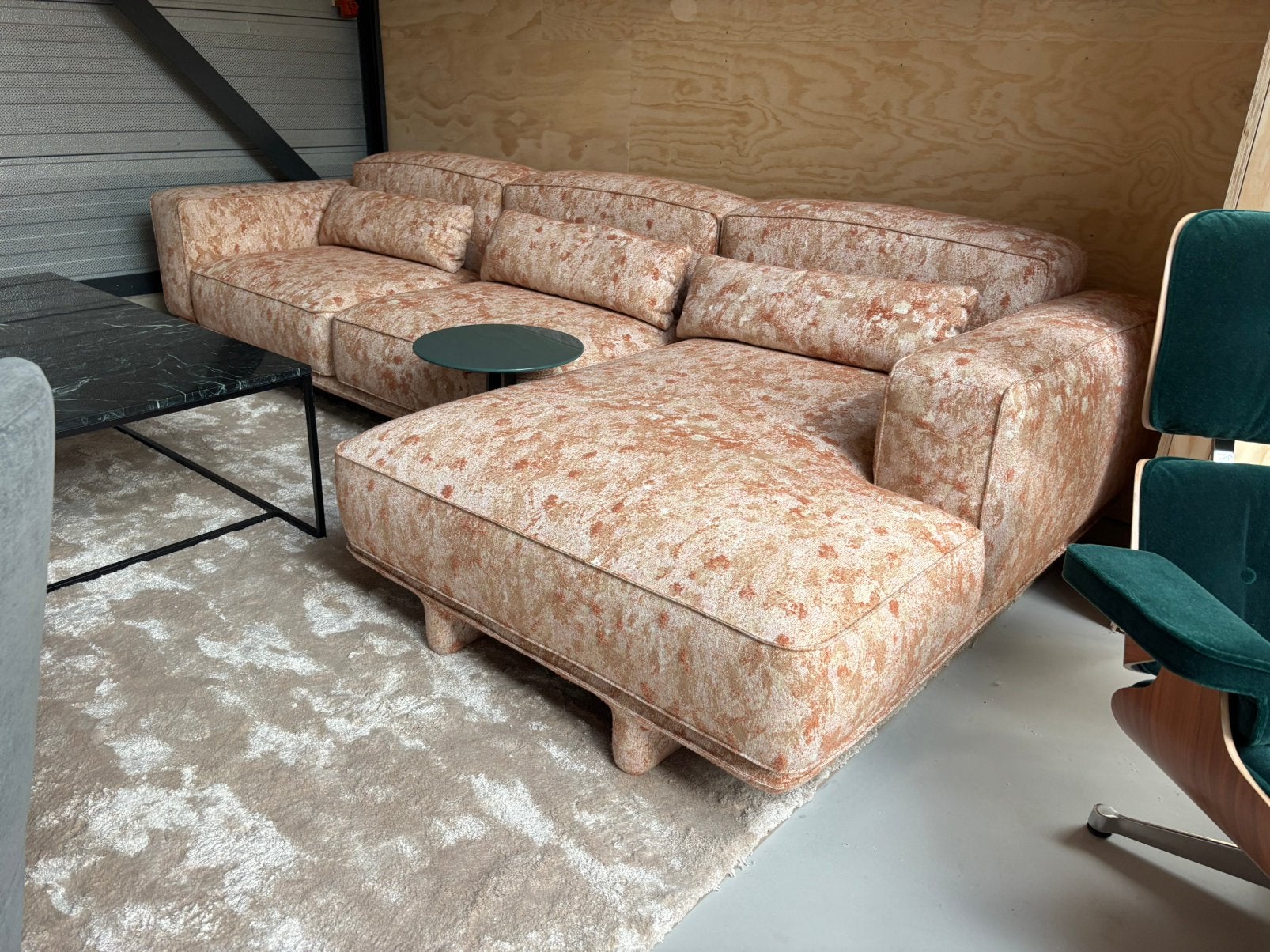Lignet Roset Noka Composition 320x150 cm showmodel 2025, Huis en Inrichting, Banken | Bankstellen, 250 tot 300 cm, 100 tot 125 cm