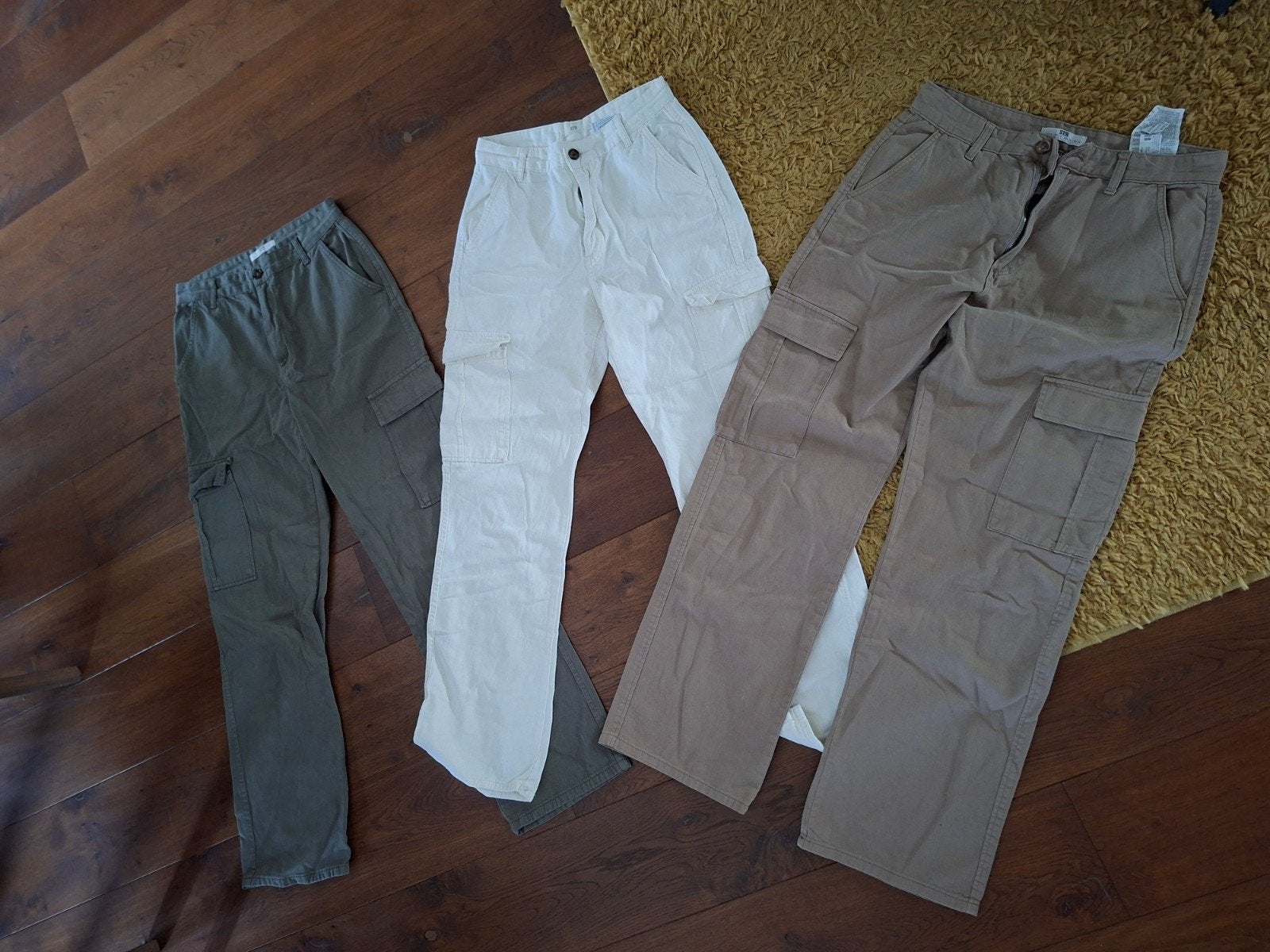 3 Stradivarius cargo broeken in verschillende kleuren en mat, Maat 38/40 (M), STR, Ophalen of Verzenden, Zo goed als nieuw