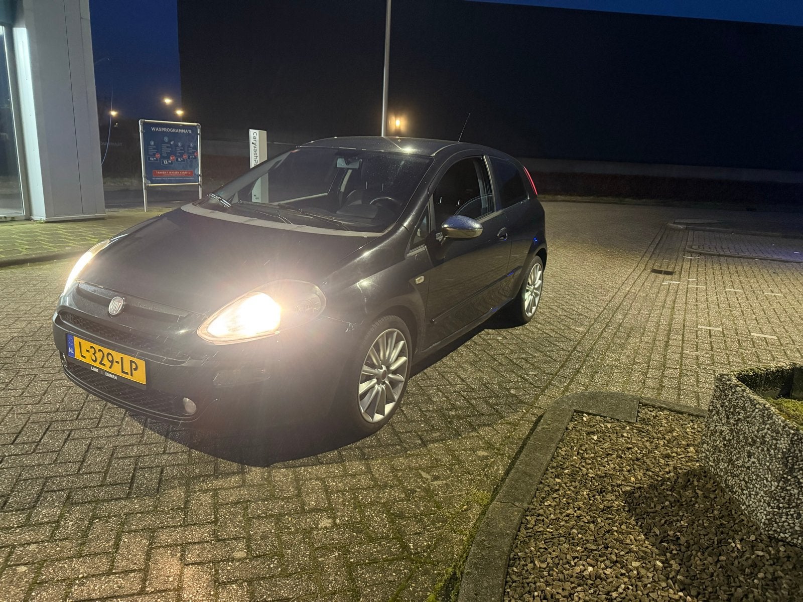 Fiat Punto 1.4 Multi-air 77KW 3DR 2010 Zwart, Auto's, Voorwielaandrijving, 40 €/maand, 4 cilinders, 400 kg