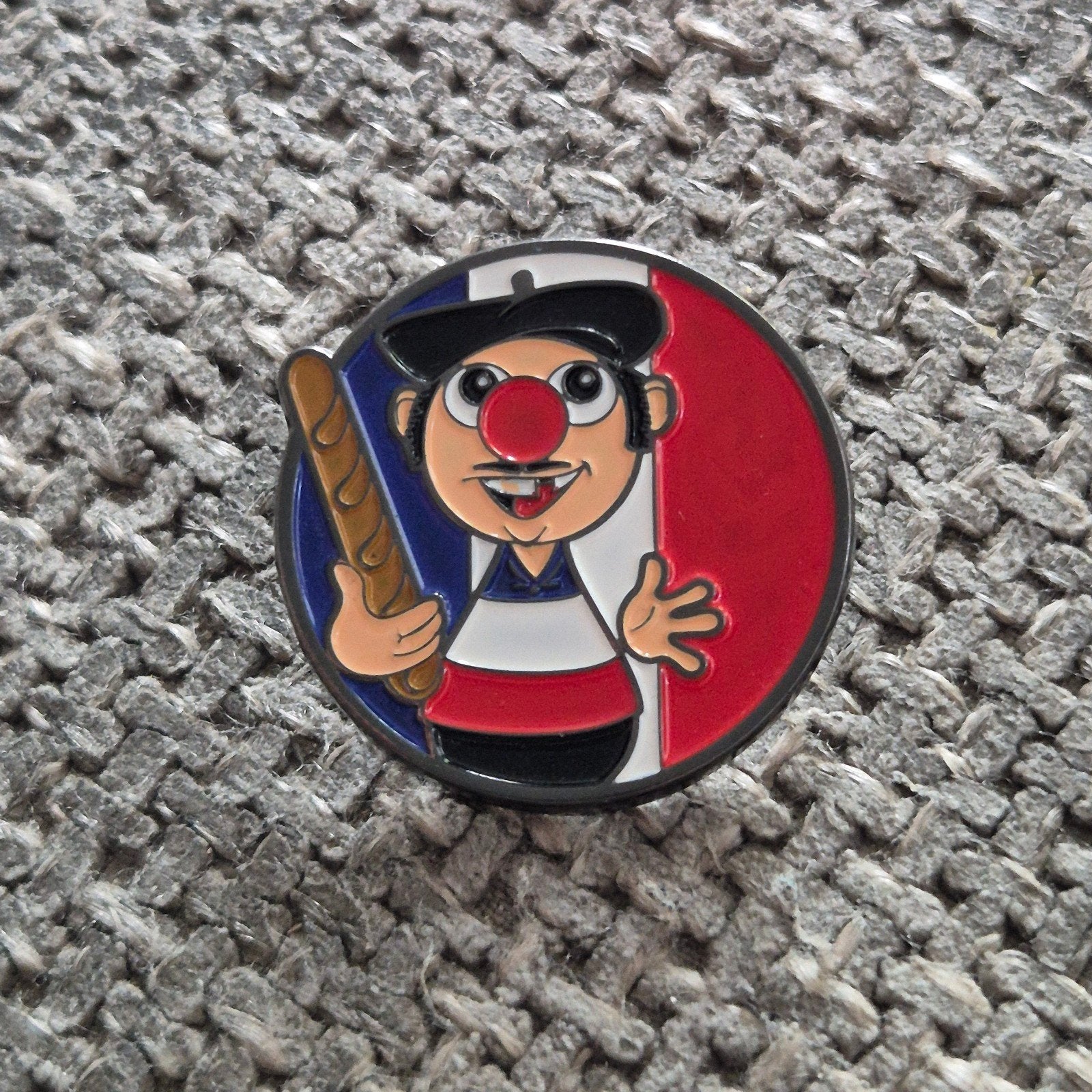efteling pin carnaval festival Frankrijk, Verzamelen, Verzenden, Zo goed als nieuw, Overige onderwerpen
