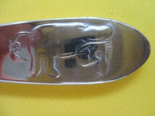 (KB5538) Kinderbestek Winnie de Pooh Ioor mes, Ophalen of Verzenden, Gebruikt