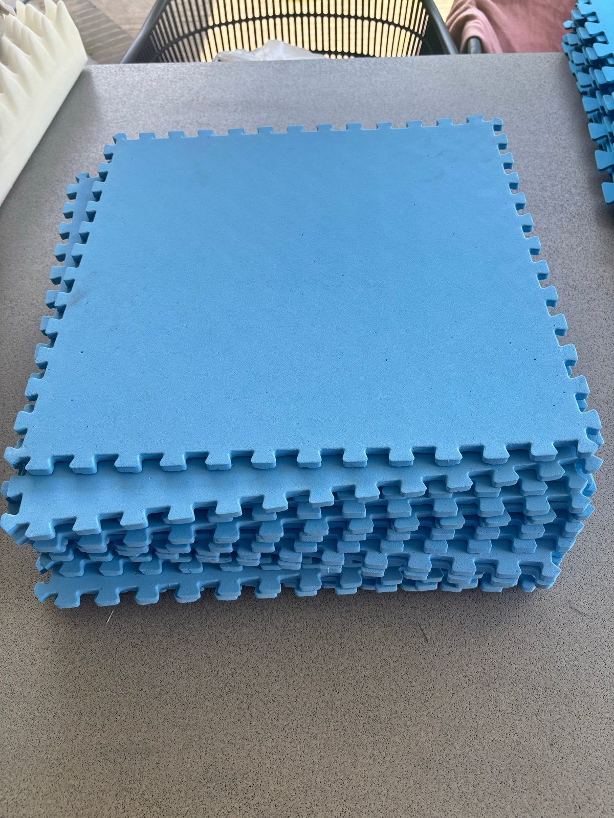 16 blauwe schuimtegels 40x40 cm - Speelmat/Vloerbescherming, Minder dan 50 cm, Blauw, Vierkant, Nieuw