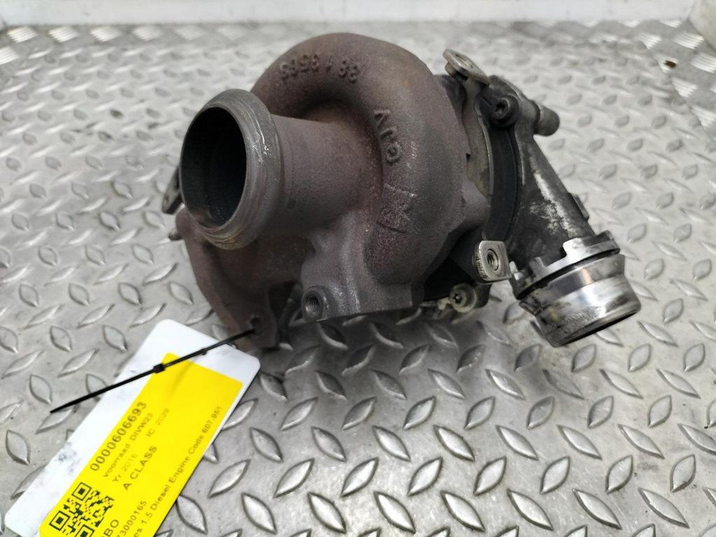 MERCEDES A CLASS TURBO 2016, Ophalen of Verzenden, Gebruikt, Stiba lid
