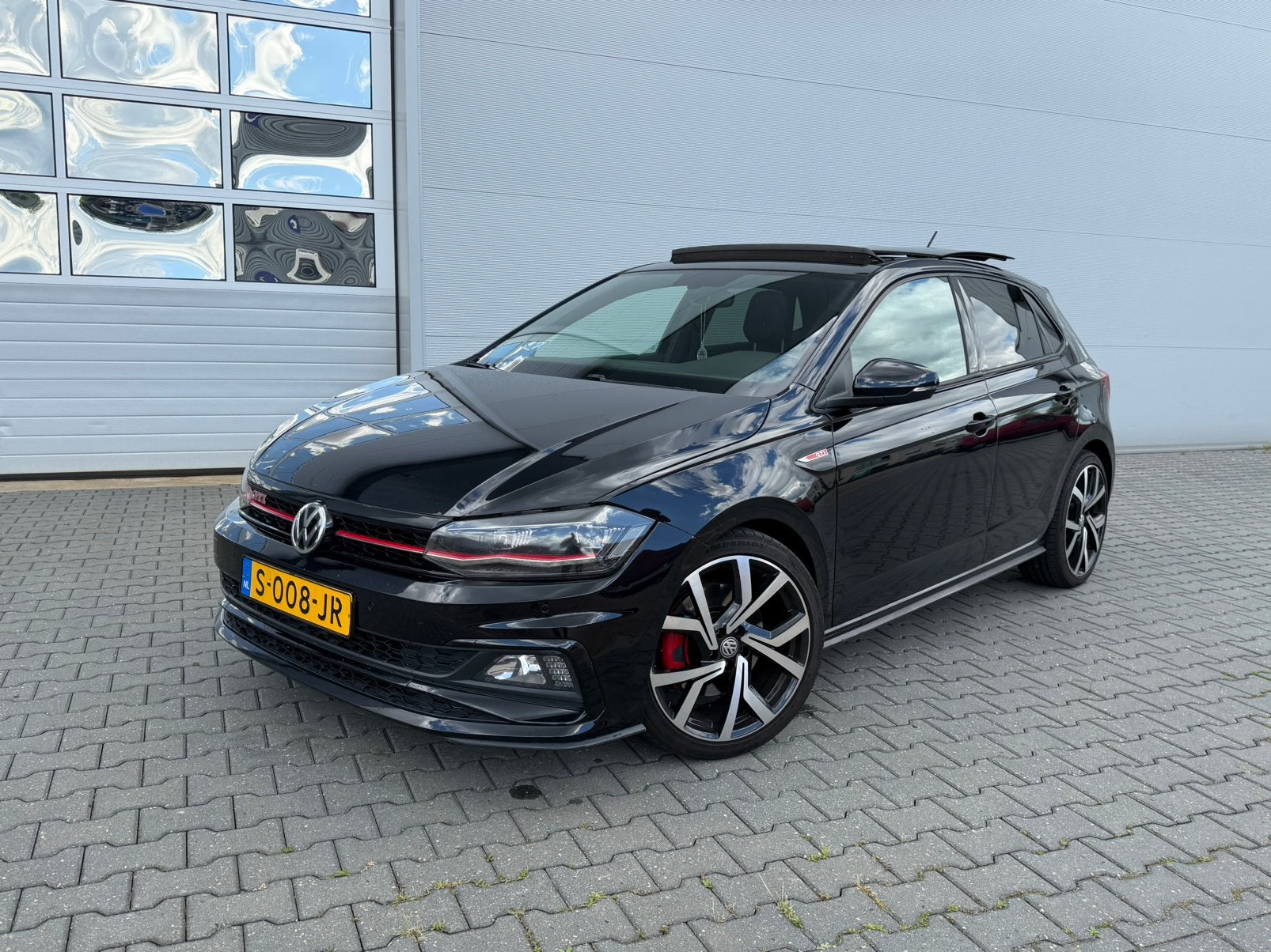 Volkswagen Polo GTI 2.0 TSI |PANO|VIRTUAL|ACC|CAM|CARPLAY, Stof, Zwart, 4 cilinders, 1984 cc
