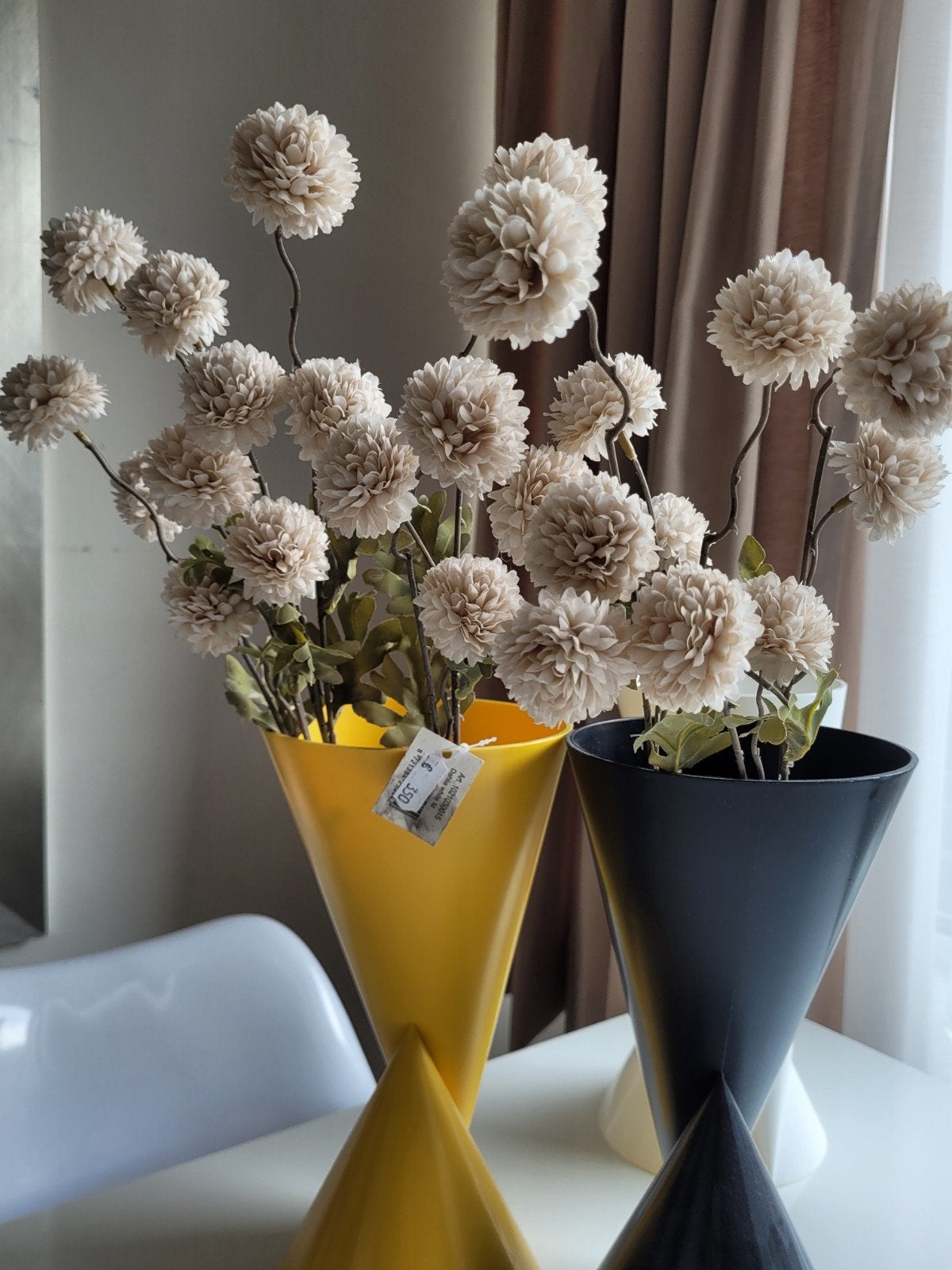 Nieuw  : 5 strengen beige kunst -dahlias, 50 cm, Ophalen of Verzenden, Nieuw