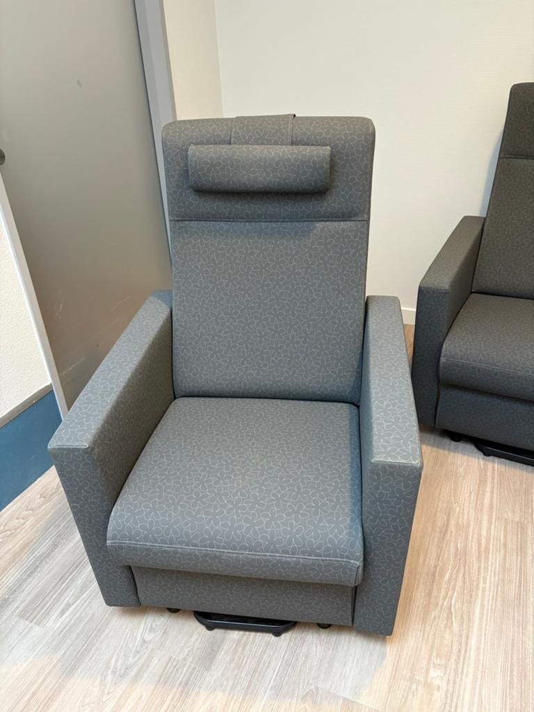 Sta-op/relaxstoel, Ophalen, Gebruikt, 75 tot 100 cm, 50 tot 75 cm