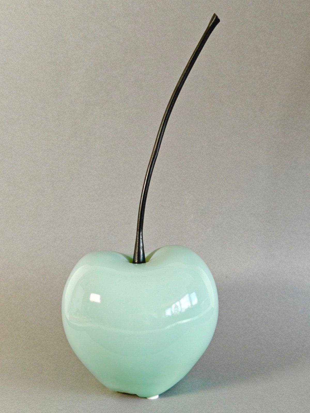 Grote keramiek kers. Mintgroen / lichtblauw . Pop Art  beeld, Ophalen of Verzenden, Beeld, Blauw, Steen/keramiek