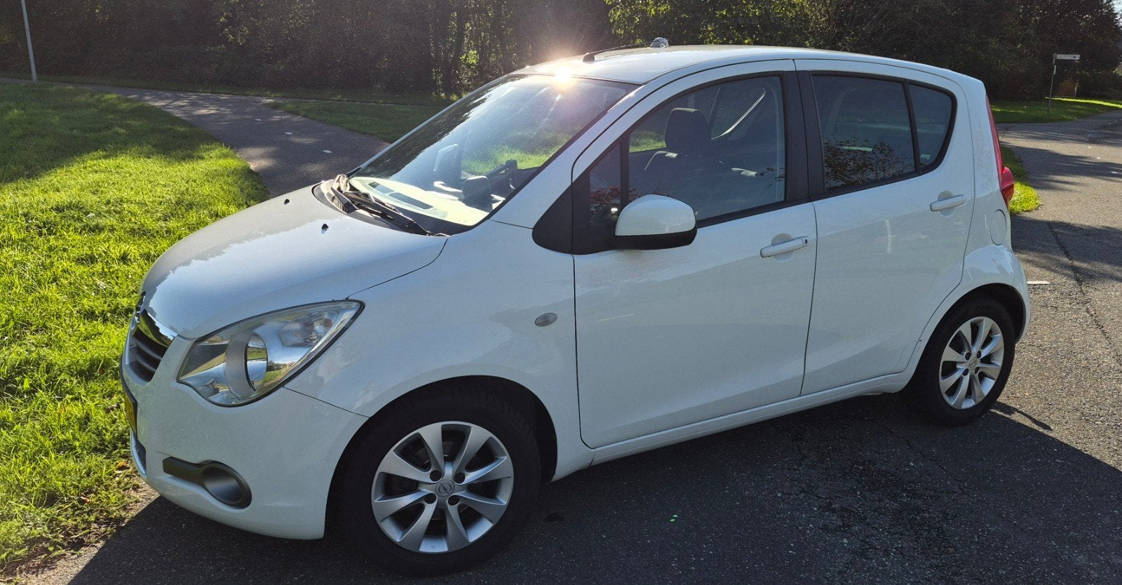 Opel Agila 1.2 AUTOMAAT uit 2014 - 85.315 km - APK mei 2027, Auto's, 40 €/maand, 4 cilinders, Wit, Origineel Nederlands