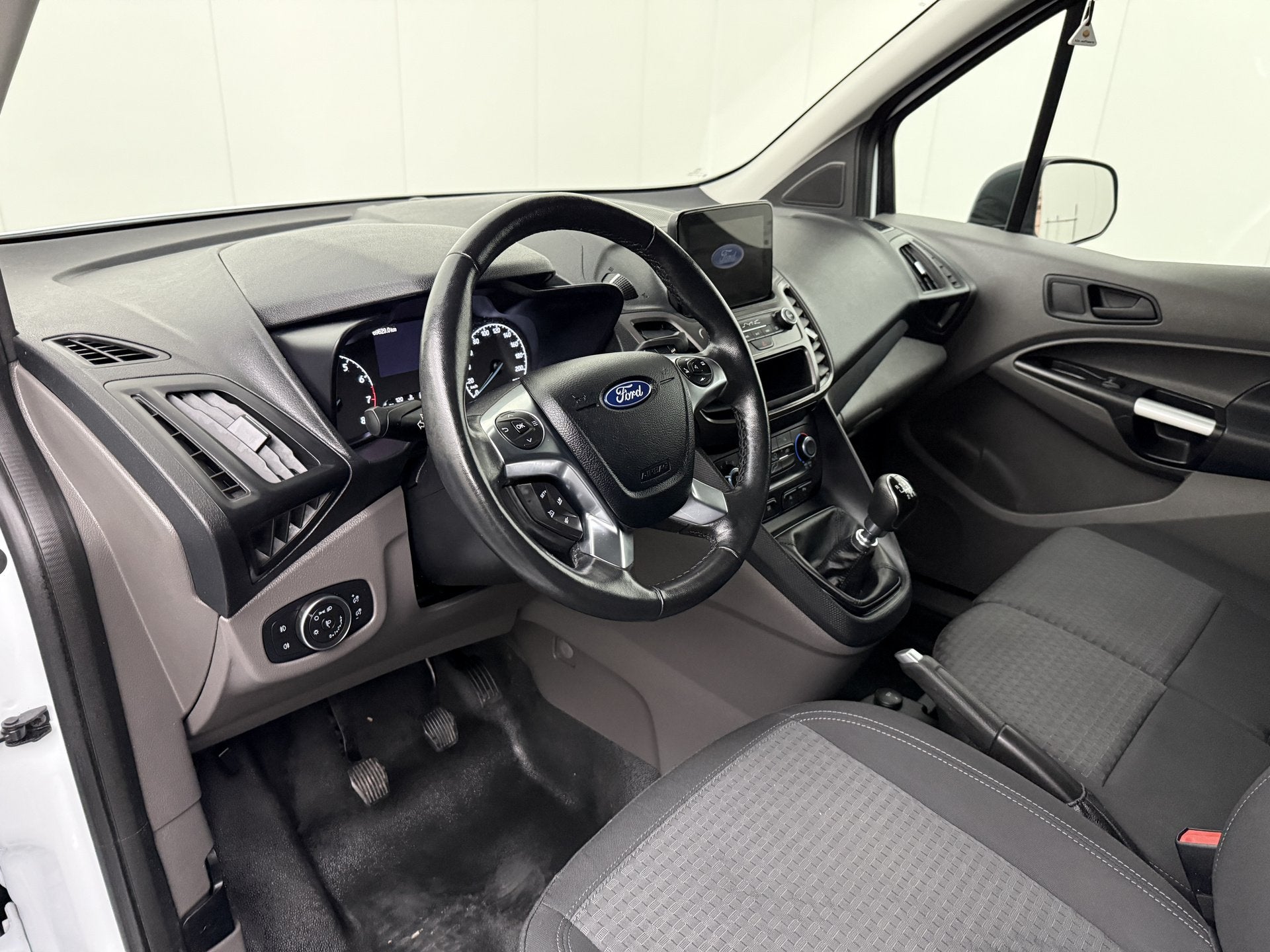 Foto 3 van Ford Transit Connect 1.5TDCi 100PK Business | 3-Zits | Imper