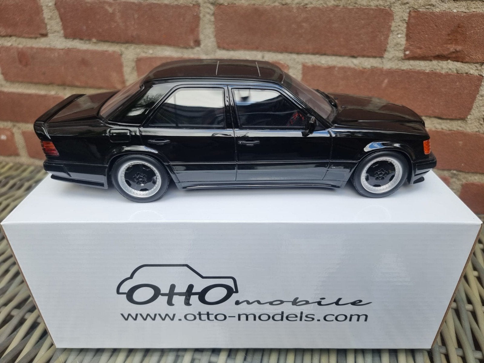 Otto-Mobile OT638 MERCEDES-BENZ W124 300E 5.6 AMG The Hammer, Ophalen of Verzenden, Zo goed als nieuw, OttOMobile