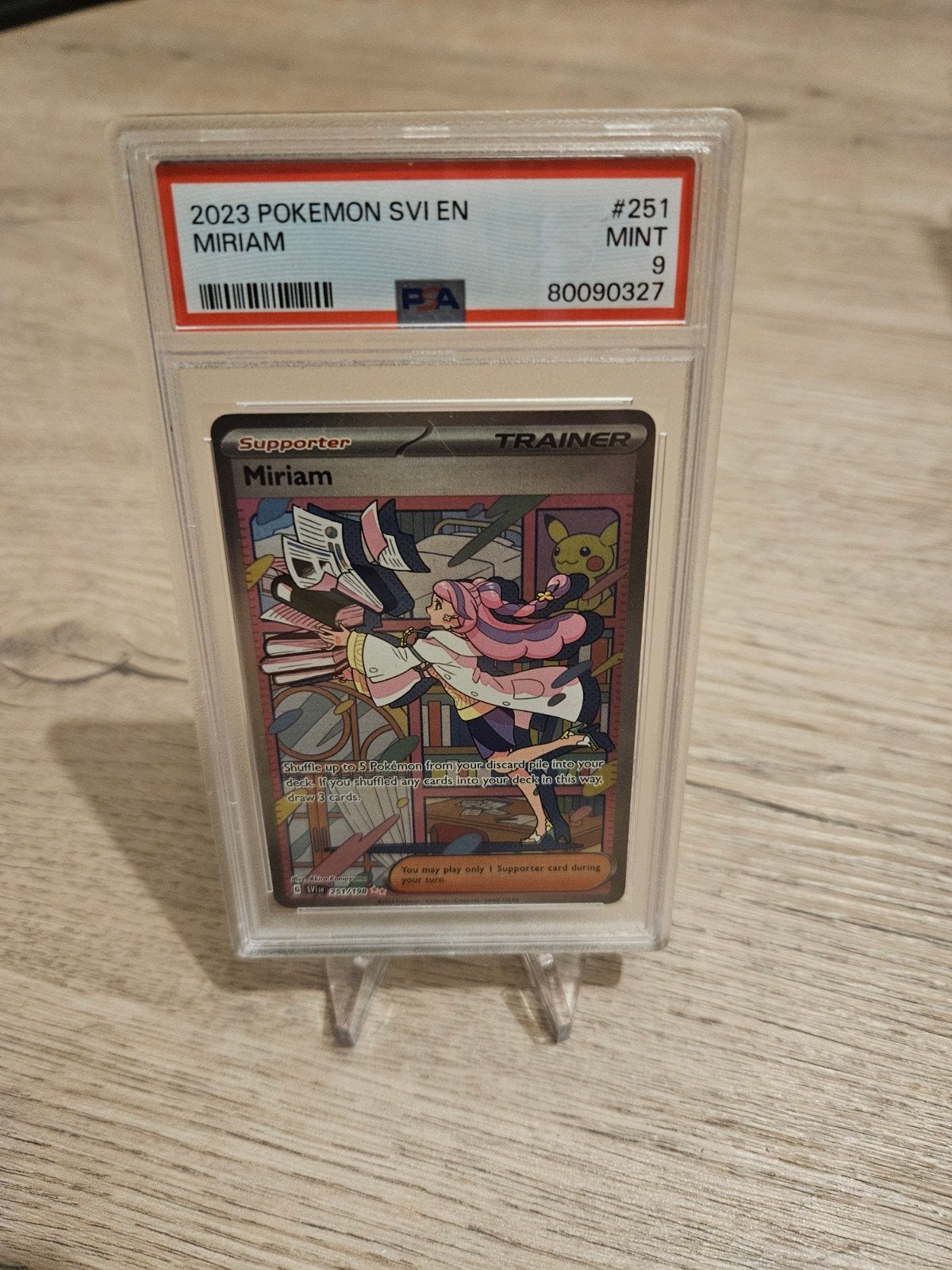 2023 Pokémon SVI EN Miriam Trainer Kaart PSA 9 Mint, Hobby en Vrije tijd, Verzamelkaartspellen | Pokémon, Ophalen of Verzenden