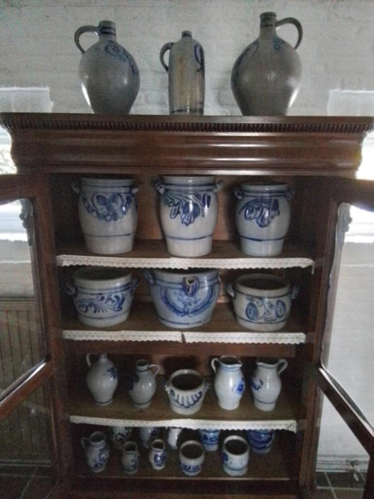 Verzameling grote Keulse potten, kruiken en vazen, Antiek en Kunst, Ophalen