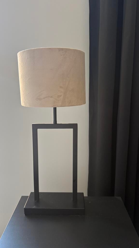Lampvoet Matthijs zwart Karwei incl. kap (2 stuks), Ophalen of Verzenden, Zo goed als nieuw, Zwart, Rond