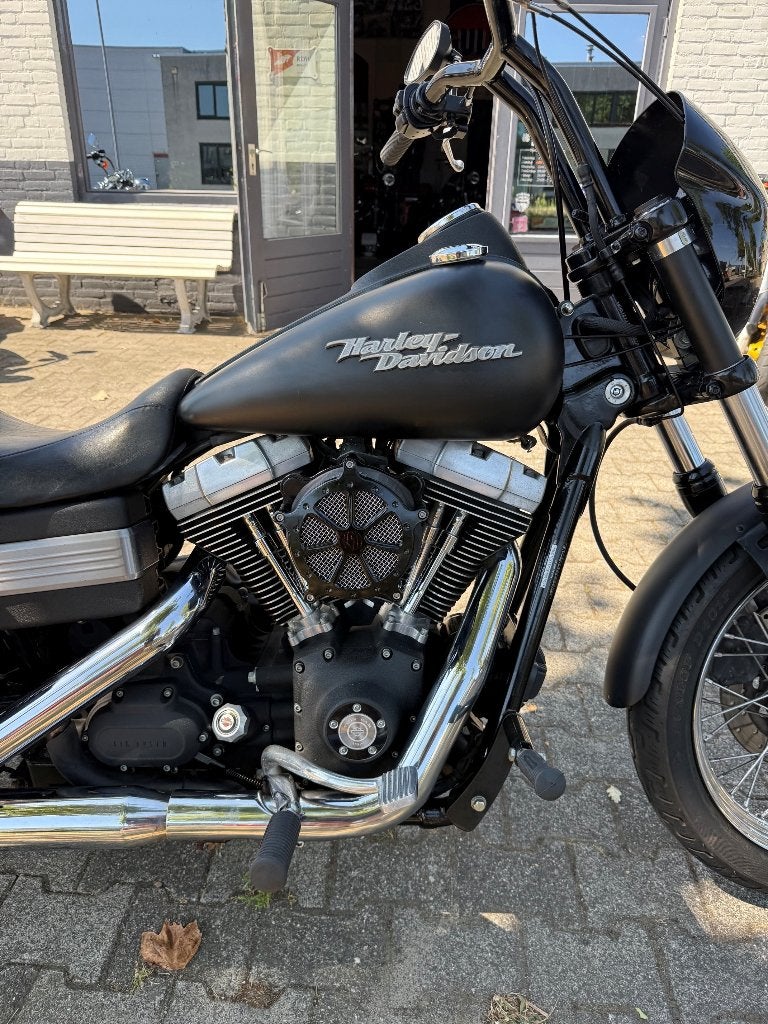 Harley FXDBI Streetbob NL motor 5HD clubstyle ready!, Motoren, 2 cilinders, Occasion, Motorrijbewijs A, Bedrijf