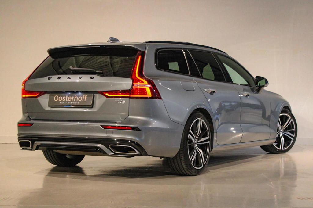 Volvo V60 2.0 T4 R-Design H&K | PANO | BLIS | TREKHAAK, 15 km/l, 1969 cc, Leder, 1603 kg
