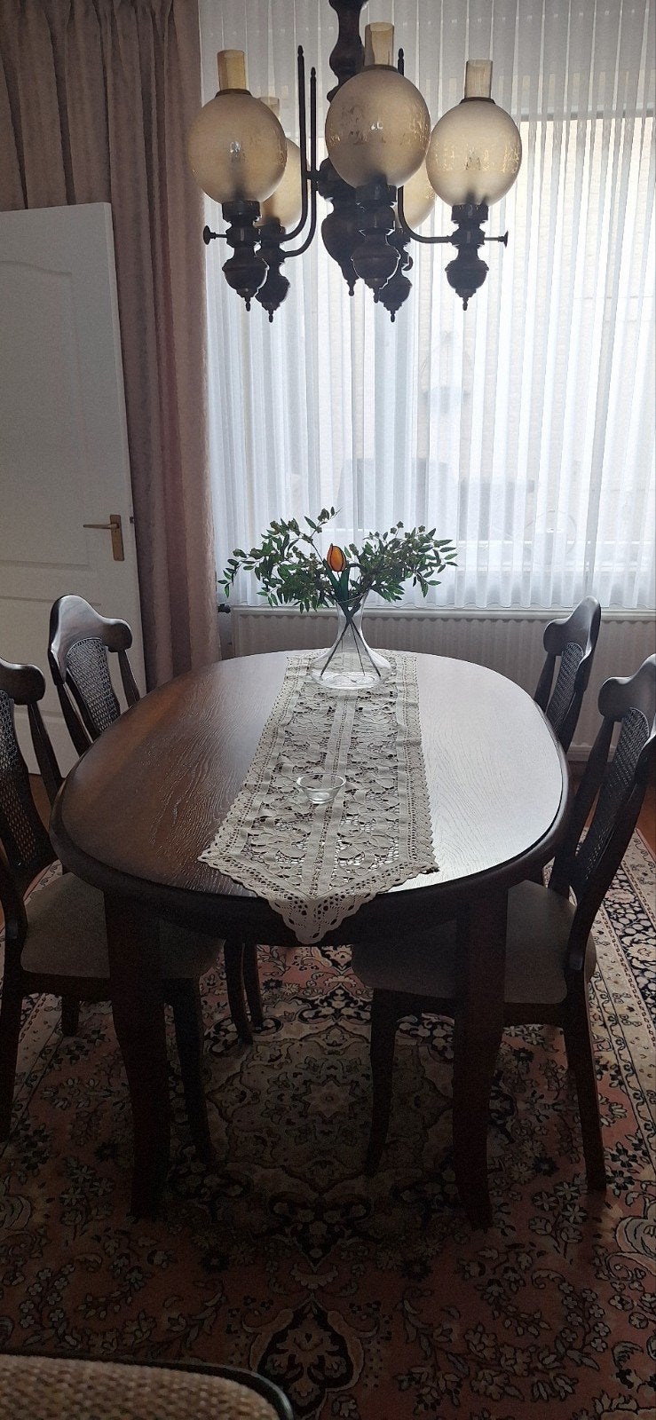 Ovale eettafel met 4 stoelen - Klassiek design, Ophalen, Gebruikt, 100 tot 150 cm, Klassiek