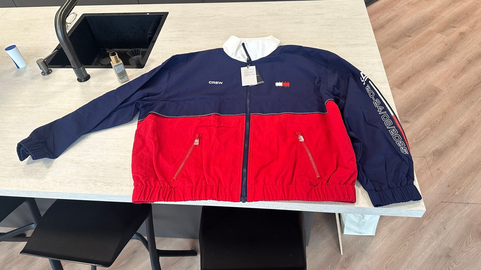 Tommy Hilfiger Windjack - Nieuw met labels, Ophalen, Nieuw, Maat 56/58 (XL), Meerkleurig