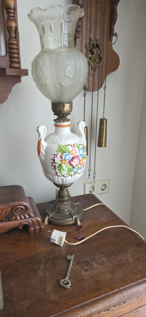 Antieke vaaslamp met bloemmotief en geëtst glas, Ophalen