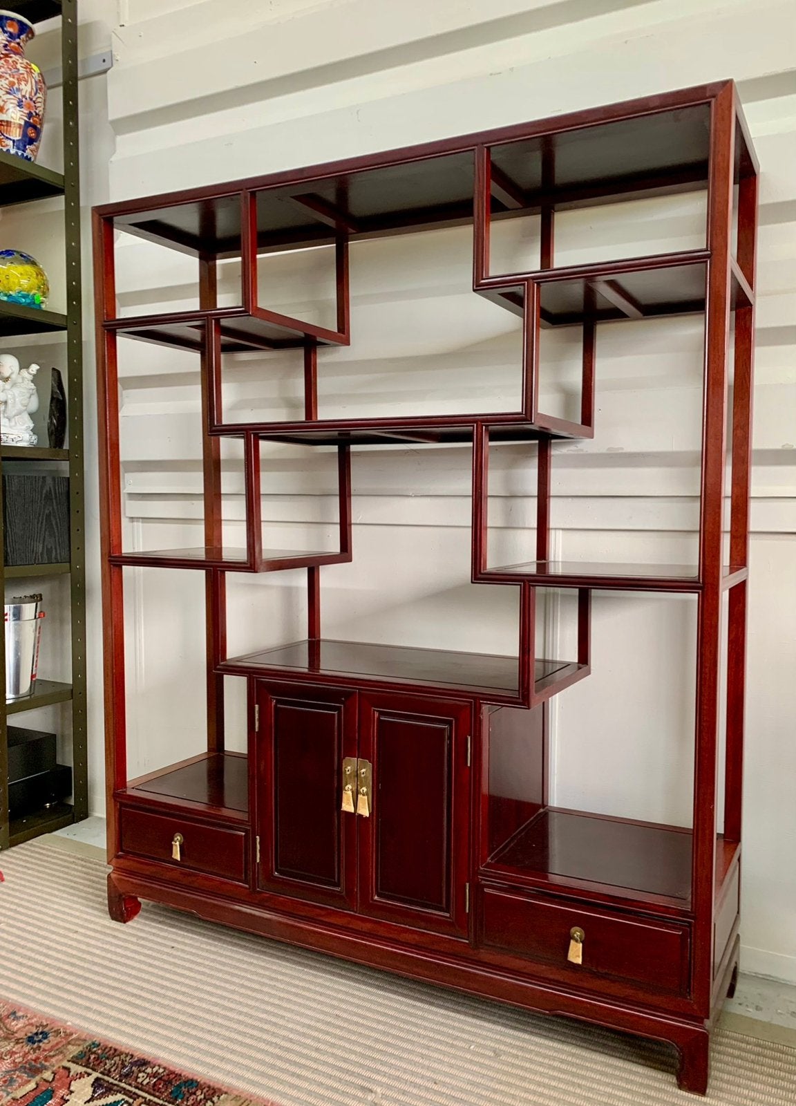 Chinese Rosewood vintage step curio cabinet, Huis en Inrichting, Ophalen, Met lade(s), Zo goed als nieuw, Minder dan 150 cm