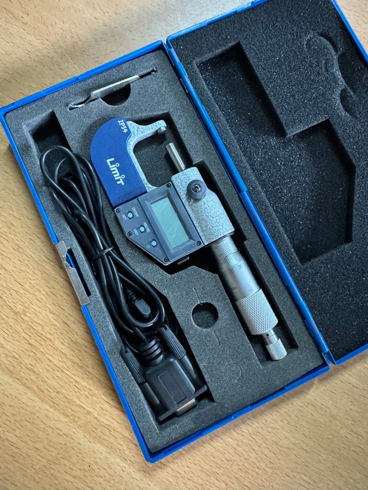 Limit Digitale Pijp Micrometer 0-25 mm - Batterij leeg, Gebruikt, Ophalen of Verzenden, Limit, Overige meters