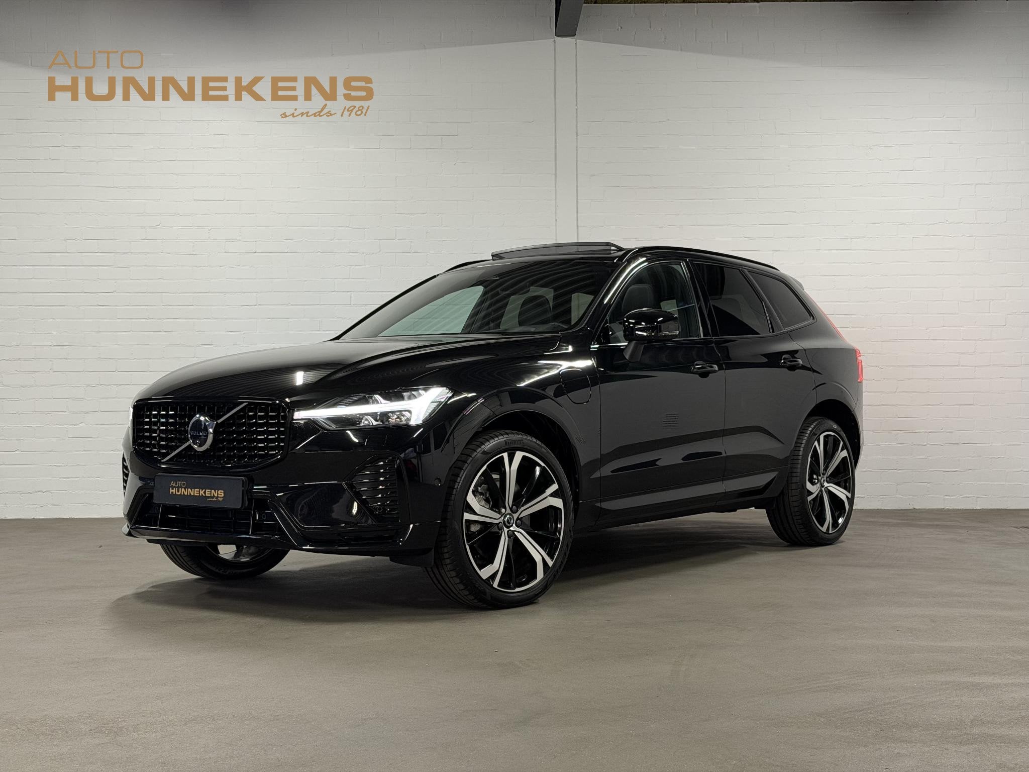 Volvo XC60 2.0 T8 Plug-in hybrid AWD Plus Dark Open dak | Ad, Automaat, 12 maanden, Gebruikt, Euro 6