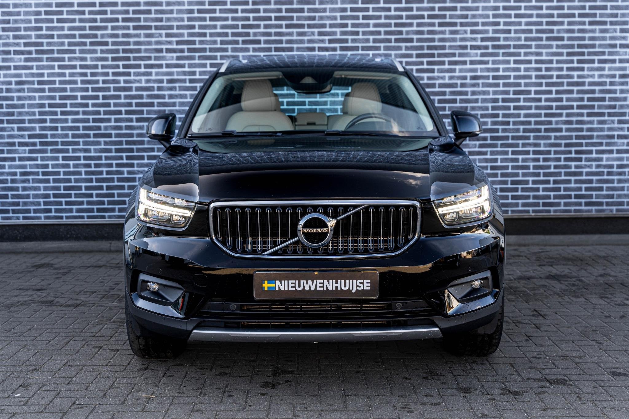 Volvo XC40 T5 Recharge R-Design | Navigatie | Stoel-/Stuurve, 12 maanden, Euro 6, Zwart, Hybride Elektrisch/Benzine