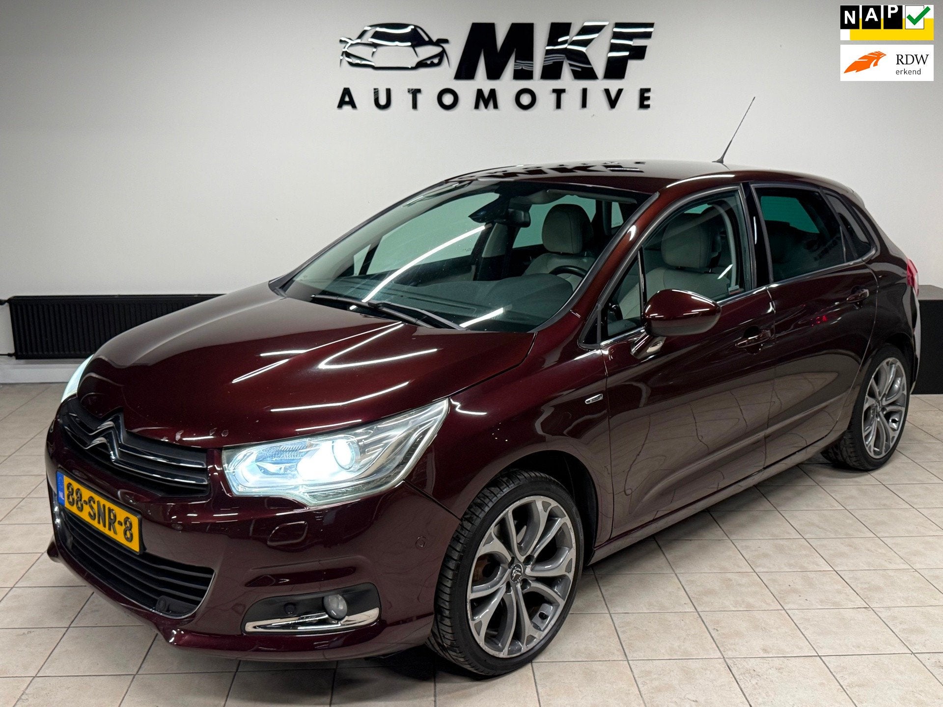 Citroen C4 1.6 THP Exclusive EGS AUTOMAAT|ECC|XENON|LMV|NAP!, Auto's, Euro 5, Gebruikt, Automatische klimaatregeling, Origineel Nederlands