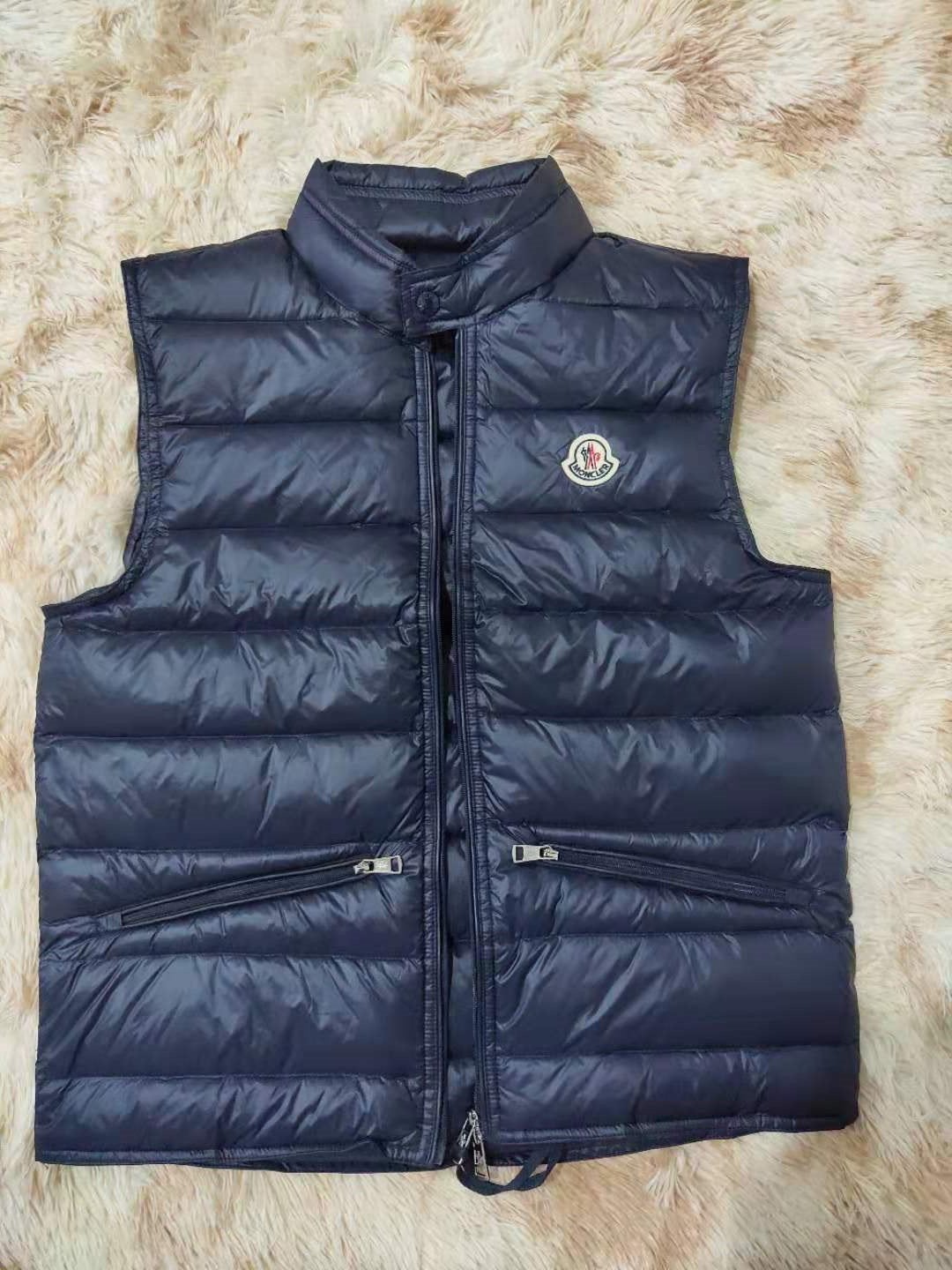 Moncler bodywarmer nieuw maat S donkerblauw, Ophalen of Verzenden, Nieuw, Maat 46 (S) of kleiner, Blauw