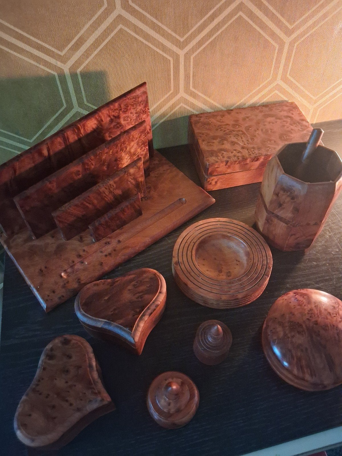 Exclusieve Set van Thuja-Wortelhout: Briefhouder, Pennenbak, Diversen, Ophalen of Verzenden
