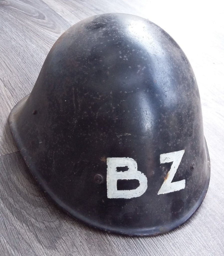 Omstreeks 1940 Nederlandse Civiele Helm Zwart model M40c, Nvt., Ophalen of Verzenden, Nederland, Landmacht