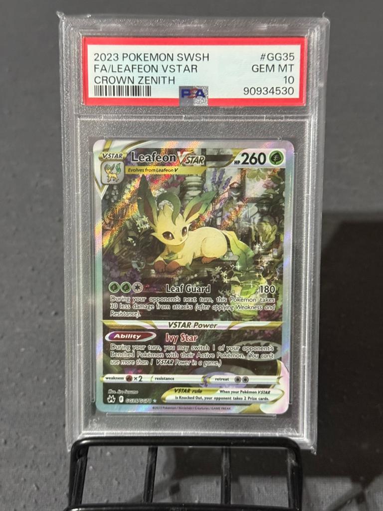 Leuke leafeon vstar psa10 van crown zenith Pokémon kaart, Ophalen of Verzenden, Zo goed als nieuw