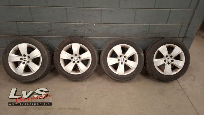Velgen set + banden van een Skoda Fabia, Auto-onderdelen, Banden en Velgen, Gebruikt, -, -, Ophalen of Verzenden